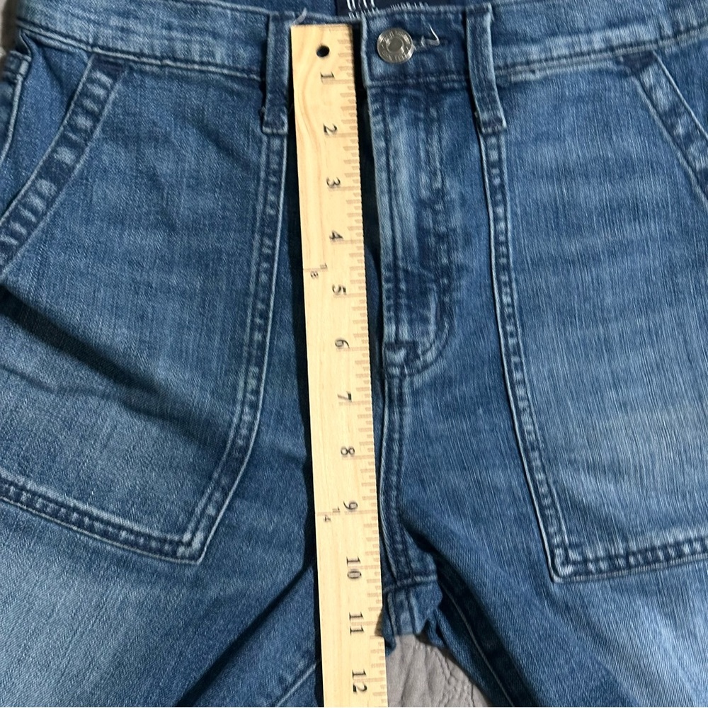 Gap Mid Rise Wide Leg Cropped Jeans Blue Medium Wash Denim Size 26 /2 Petite - Picture 6 of 15